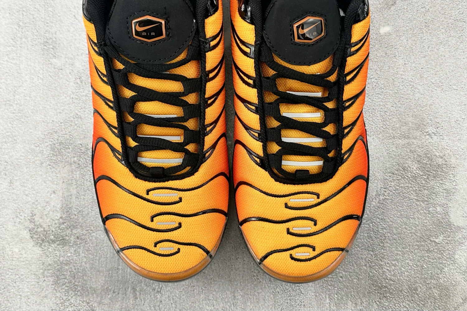 Nike Air Max Plus TN – Orange / Black Gradient