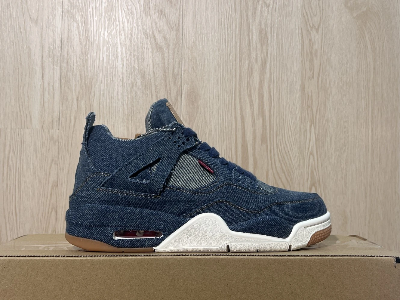 Levi's x Nike Air Jordan 4 Retro NRG "Denim" – Washed Indigo Blue / Gum