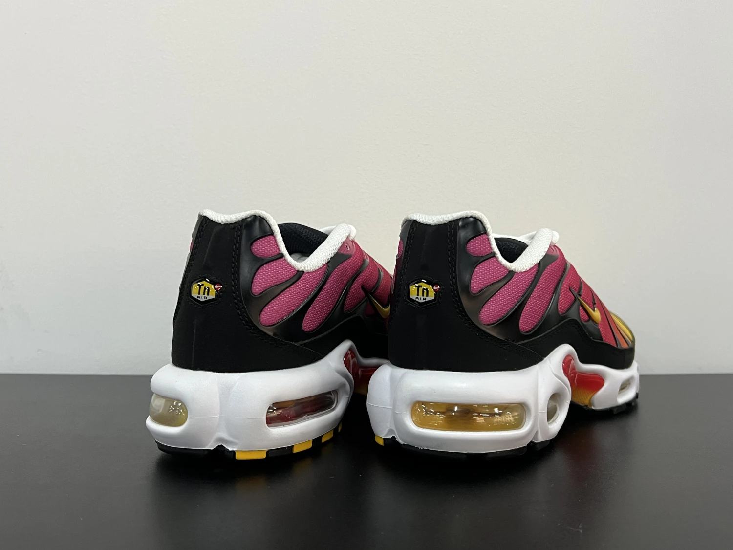 Nike Air Max Plus TN – Sunset Yellow, Orange & Pink Gradient