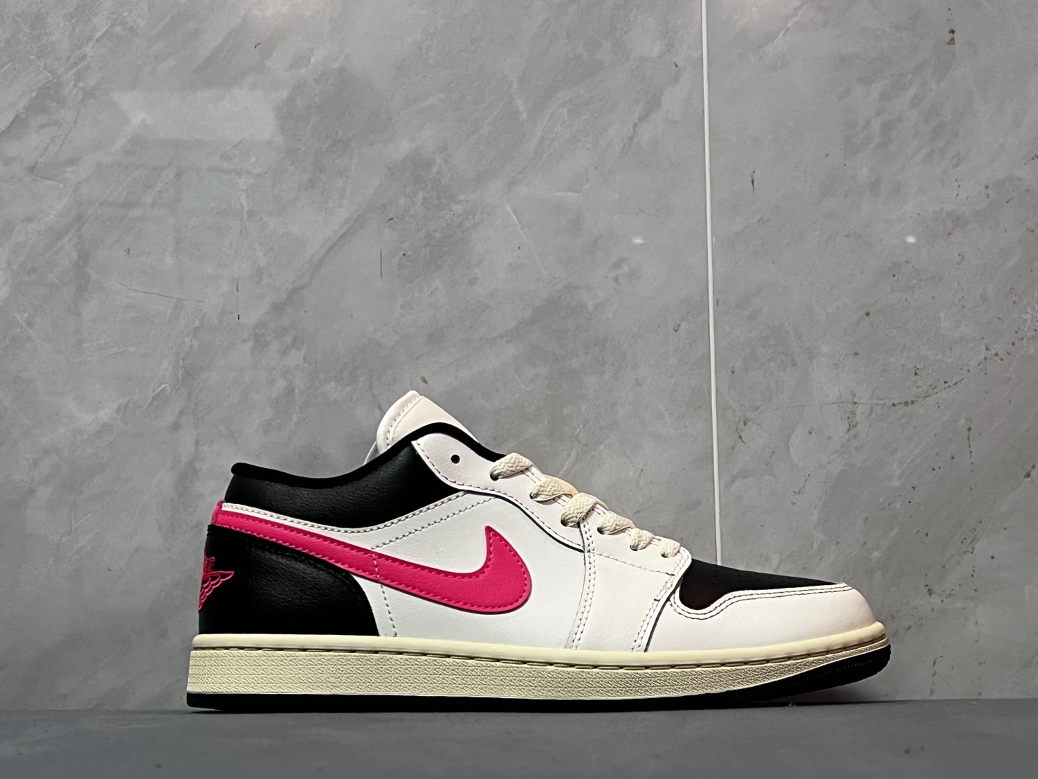 Jordan Courtside White Black Pink Lifestyle Sneaker