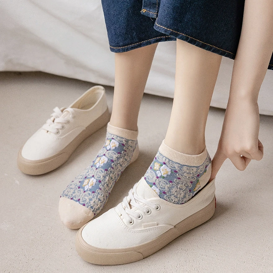 4 Pairs Floral Women’s Ankle Socks Pack - Cute Harajuku Style