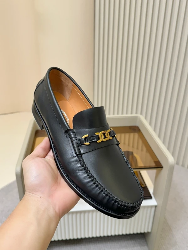 Classic Black Tod's Men's Leather Chain Loafers