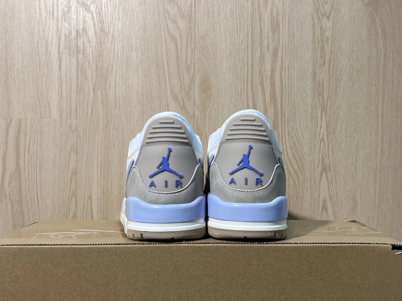 Nike White, Grey & Ice Blue Air Cushion Retro Sneakers – Premium Low-Top Streetwear Shoes