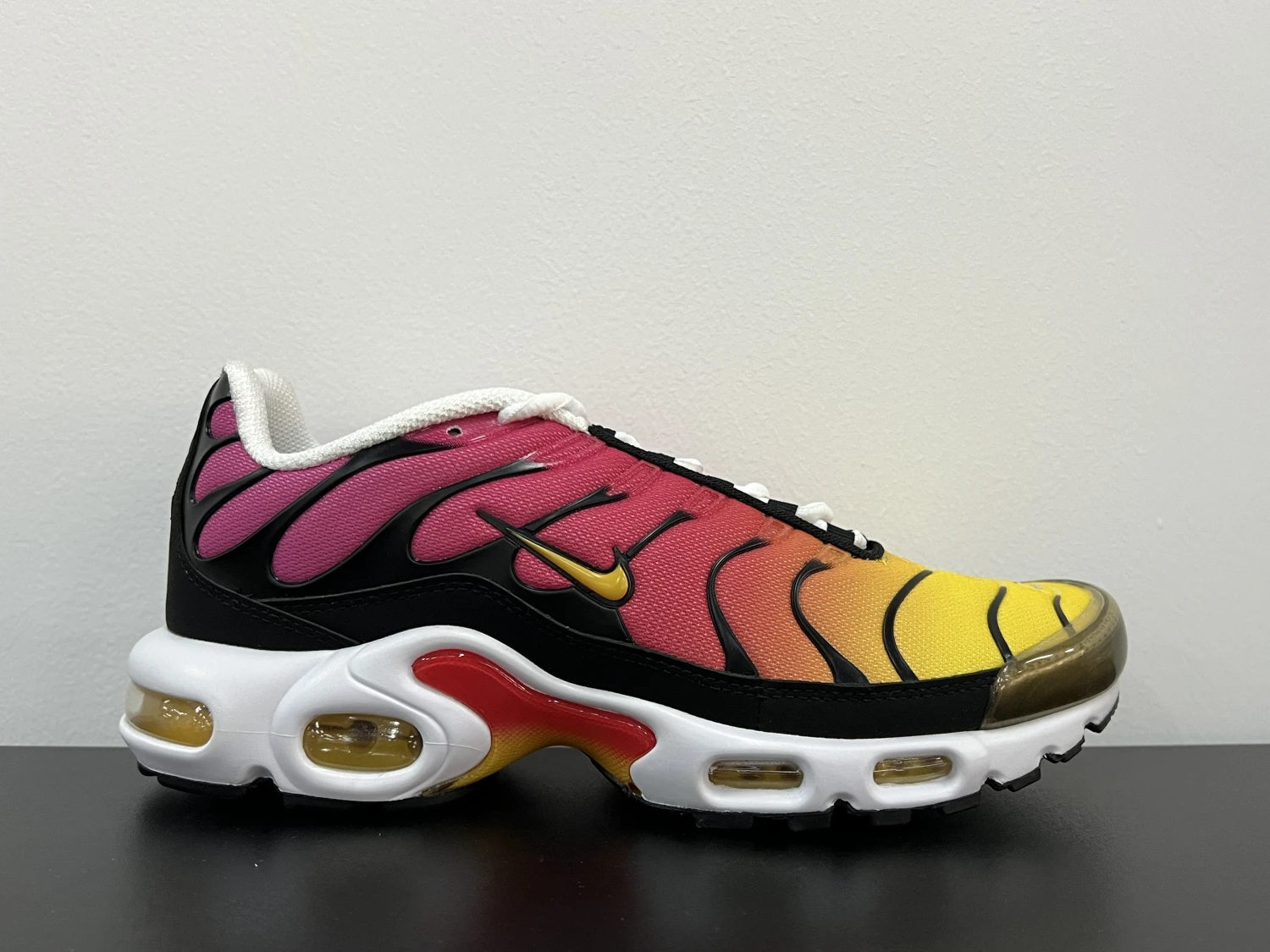 Nike Air Max Plus TN – Sunset Yellow, Orange & Pink Gradient
