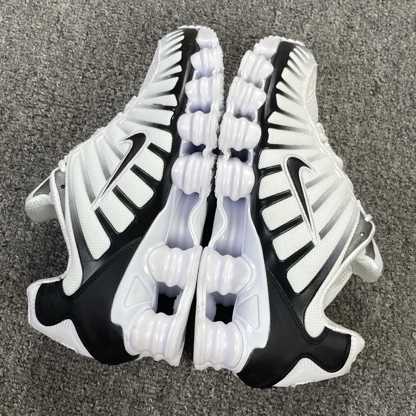 Nike Shox TL – White & Black