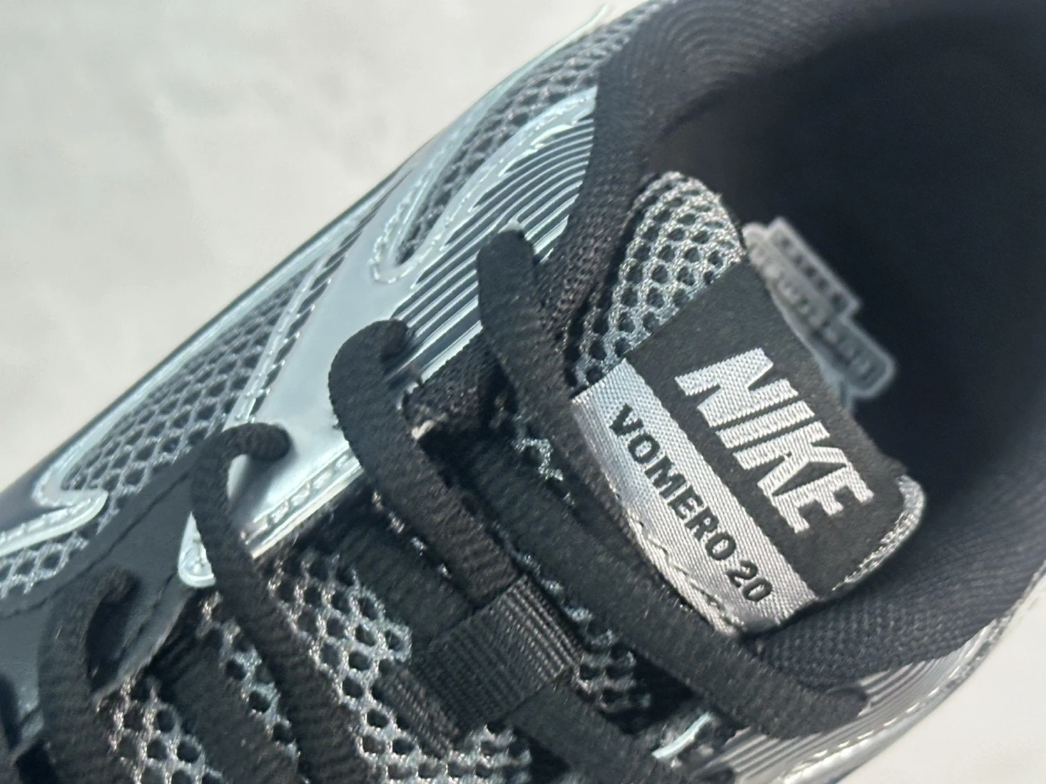 Nike Vomero 20 Running Shoes – Silver, Black & Metallic Silver