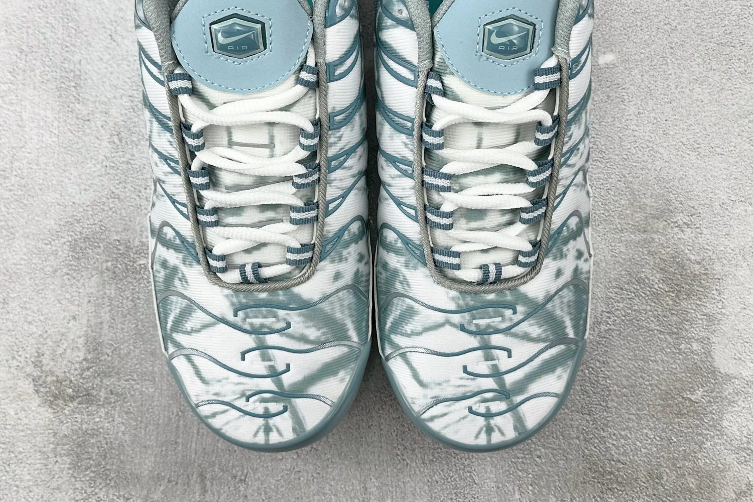 Nike Air Max Plus TN – White / Ice Blue Marble