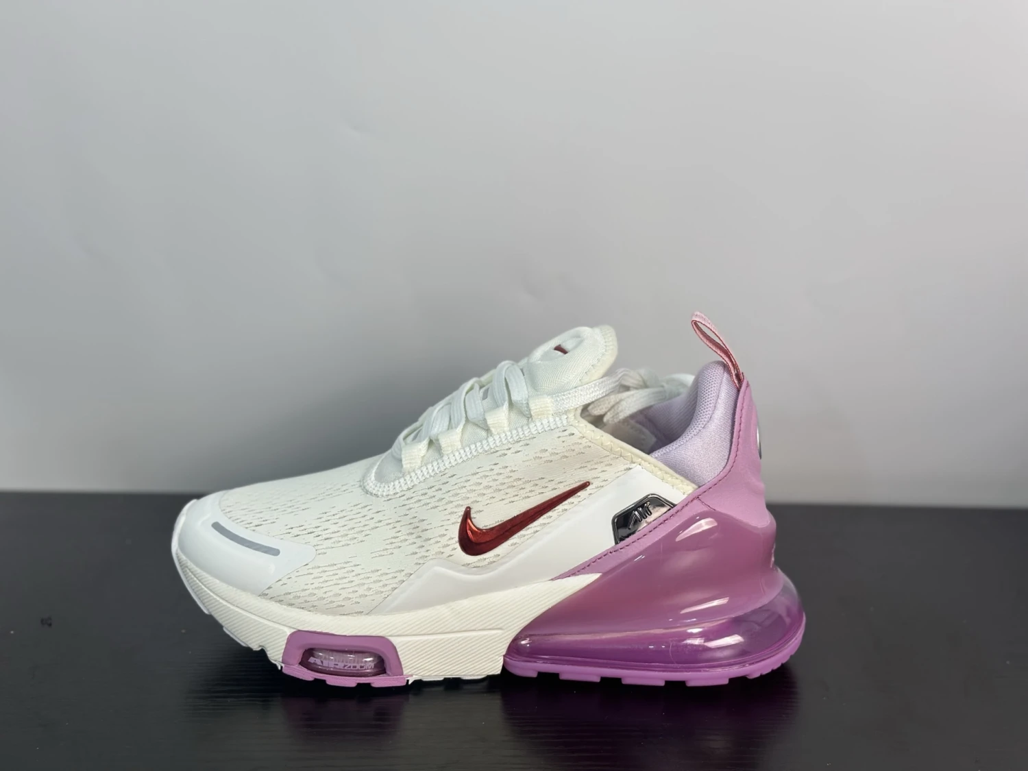 Nike Air Max 270 Sneakers – White & Pink