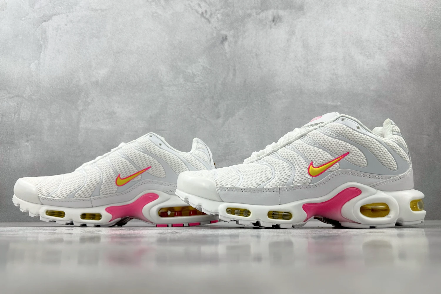 Nike Air Max Plus TN White Pink Running Sneakers