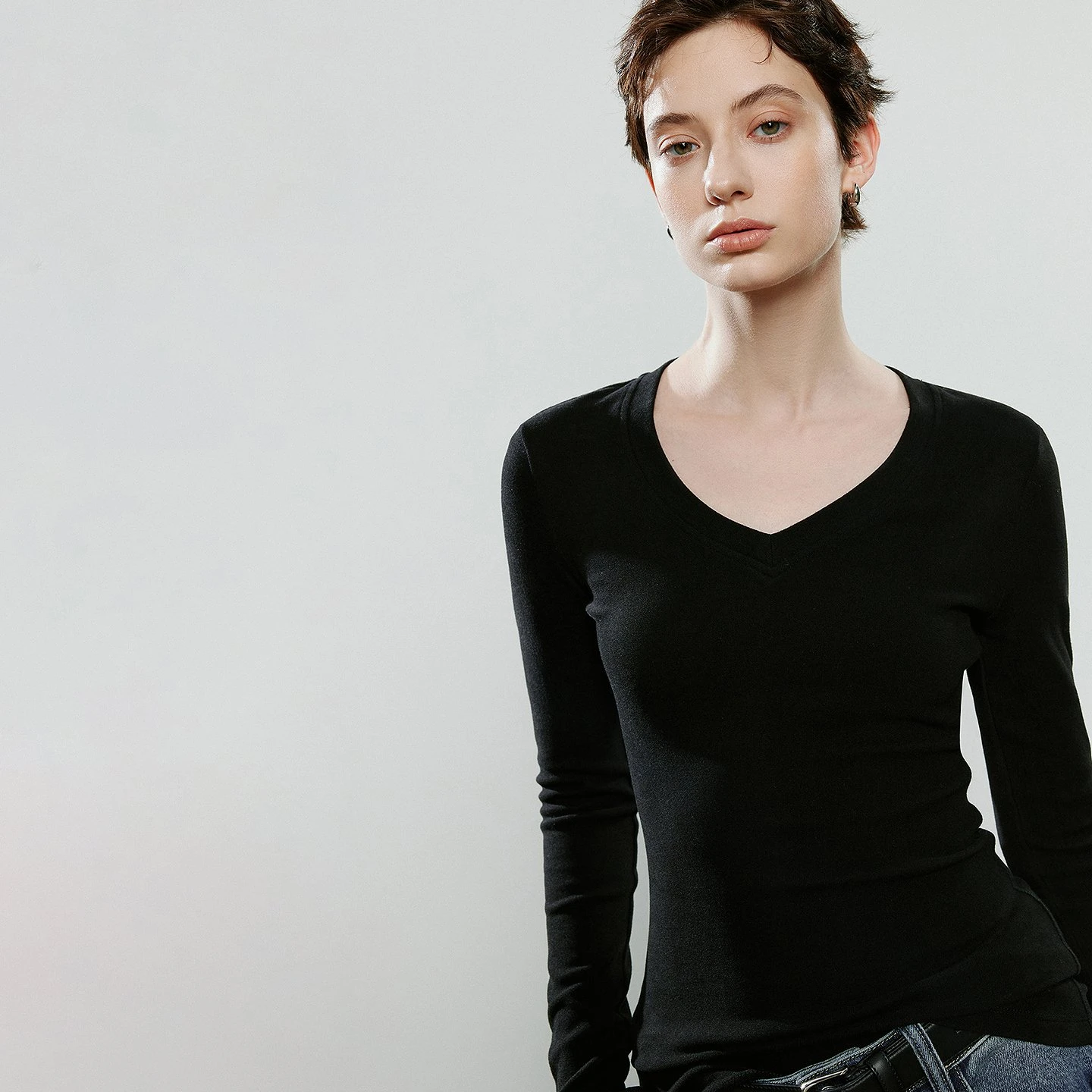 Women’s Asymmetric Warm V-Neck Slim-Fit Long-Sleeve Tope