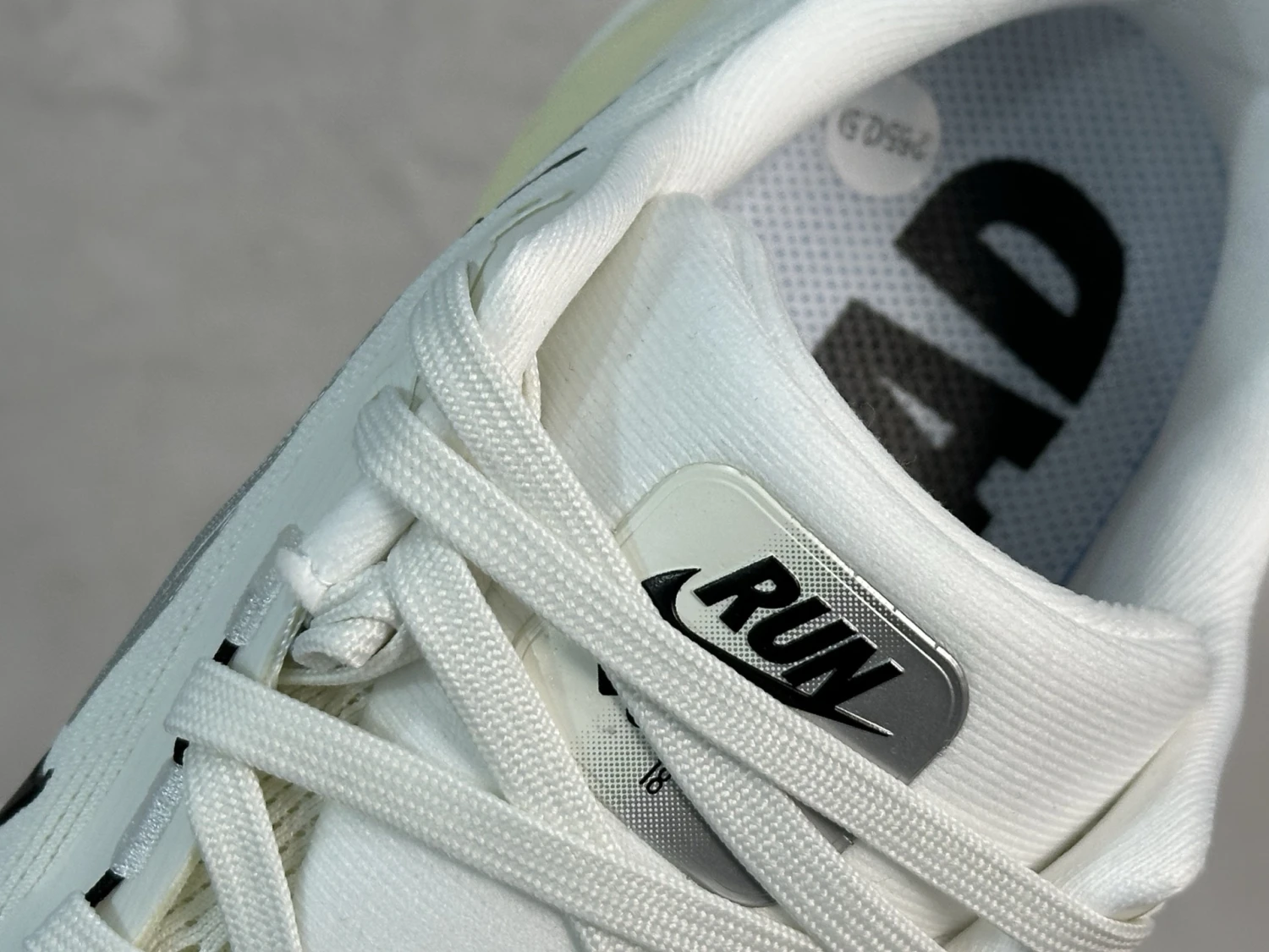 Nike Air Max Road Runner – Triple White