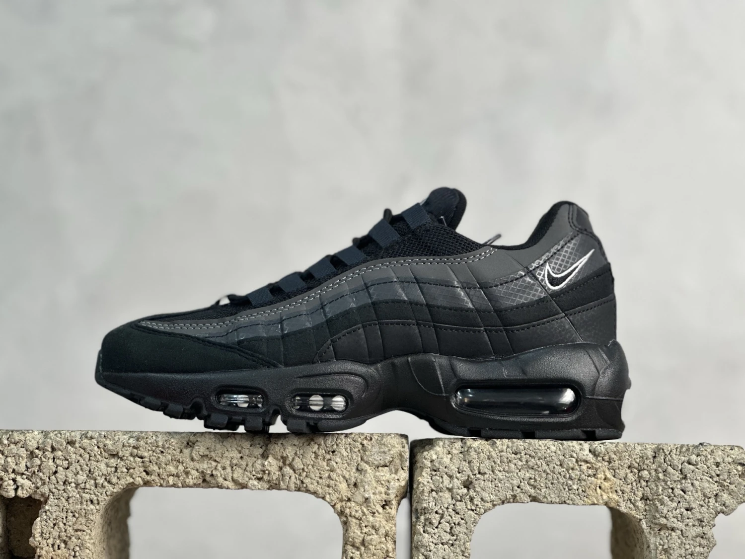 Nike Air Max 95 Sneakers – Black & Dark Grey