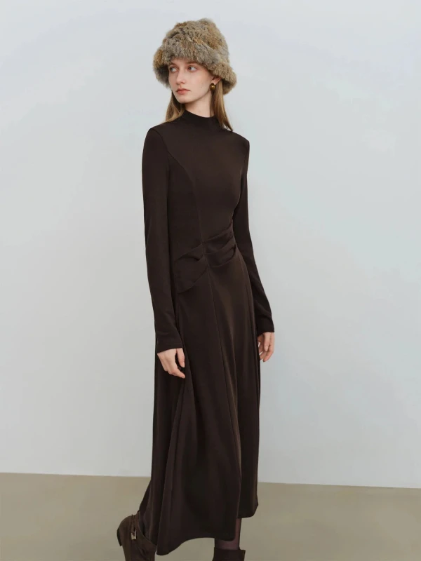 Classic Black Winter Maxi Dress with Defined Waist & Elegant Fit