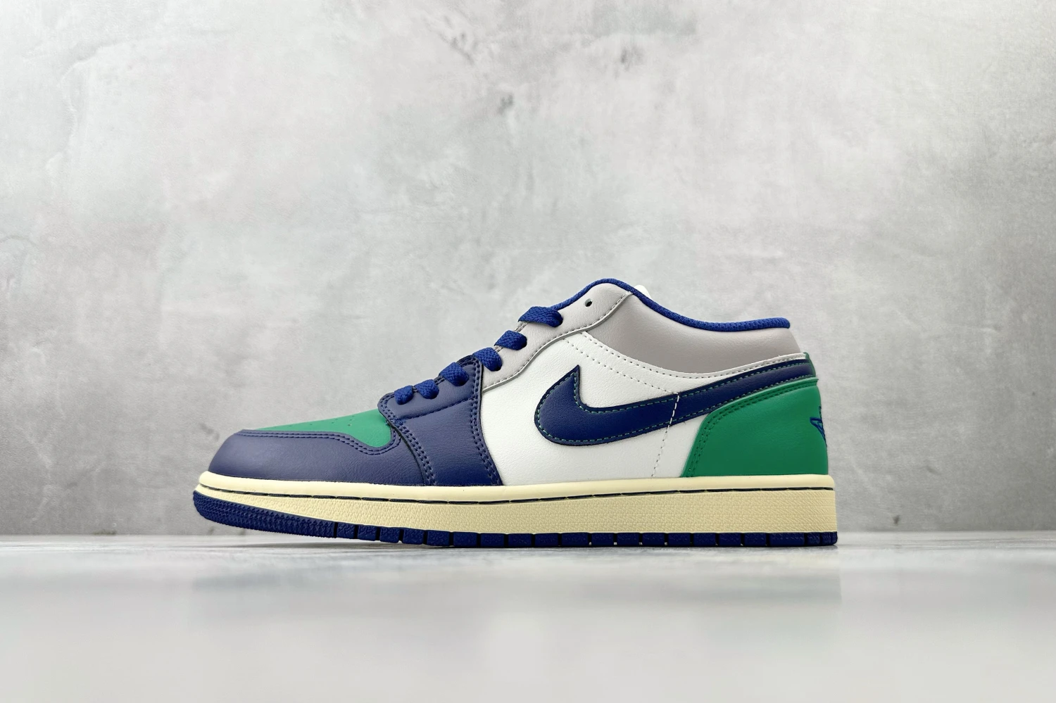 Air Jordan Low Green Blue
