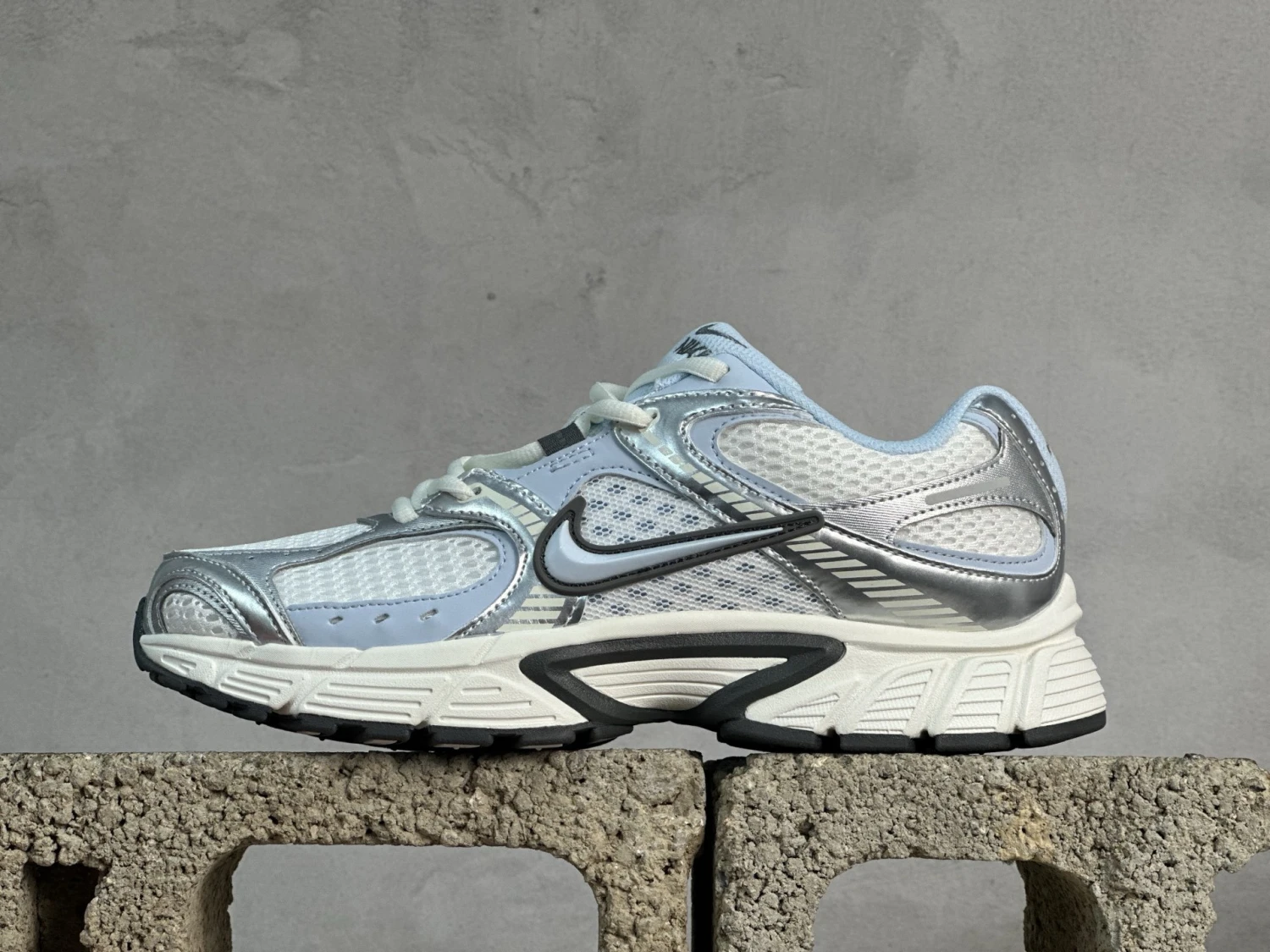 Nike Air Max Moto 2K – White, Metallic Silver & Ice Blue