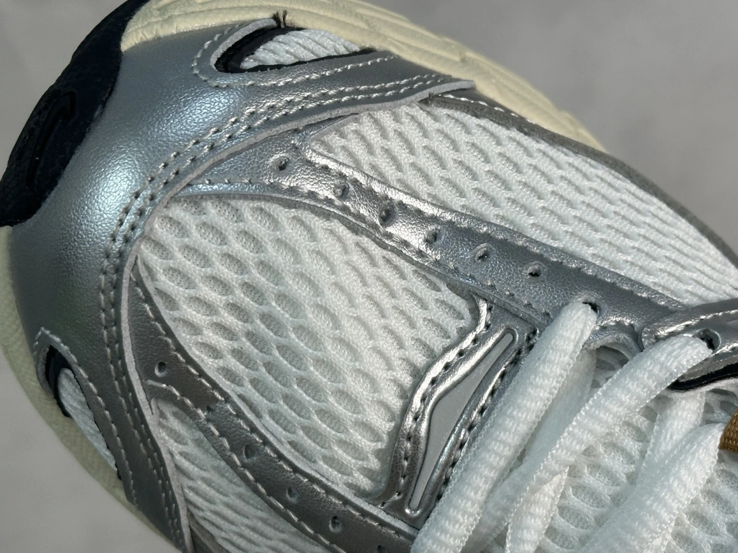 Nike Air Max Moto 2K – White, Metallic Silver & Sand Beige