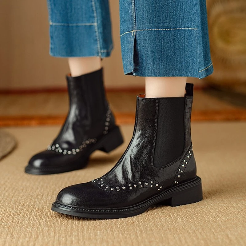 Retro Leather Chelsea Ankle Boots with Chunky Heel