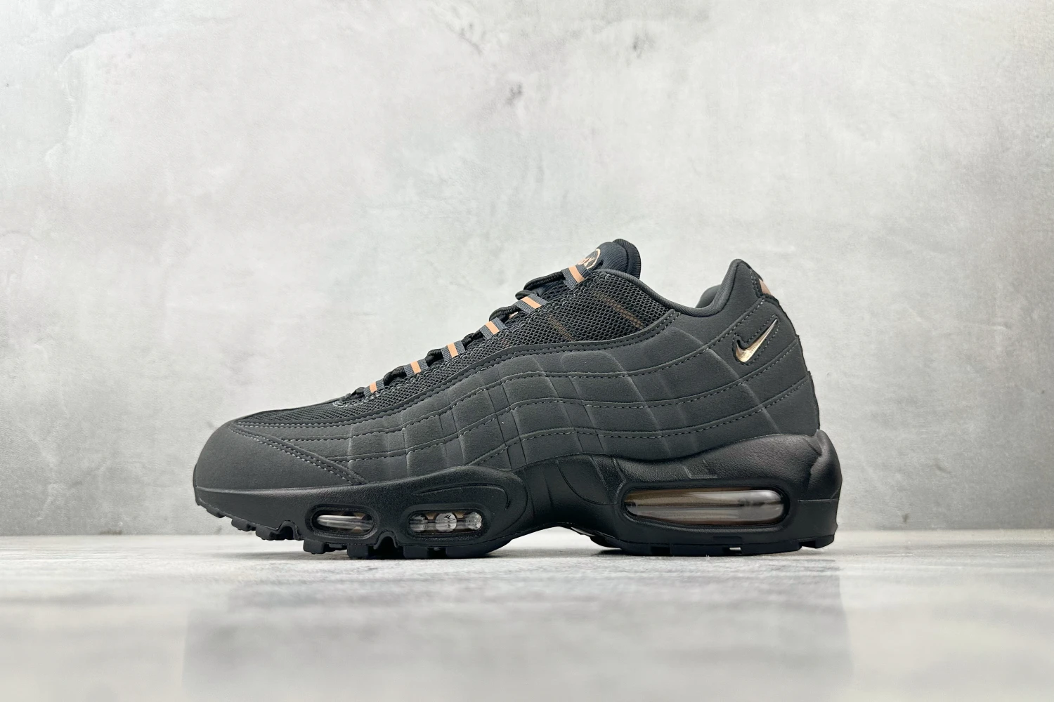 Nike Air Max 95 – Black & Bronze