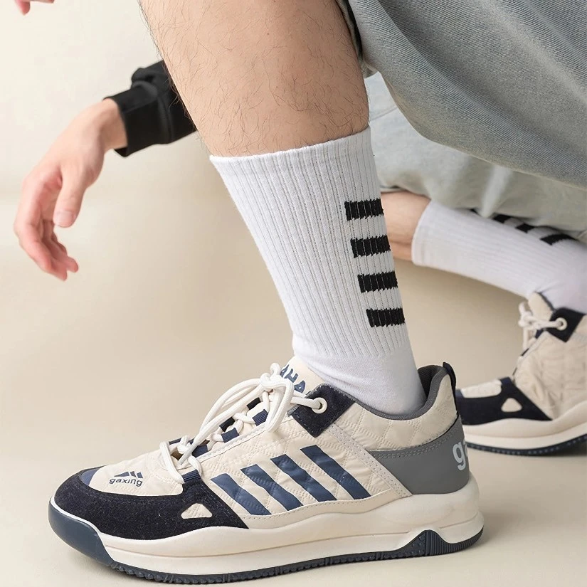 Black & White Stripe Crew Socks for Men – Trendy Sports & Skateboard Long Sox