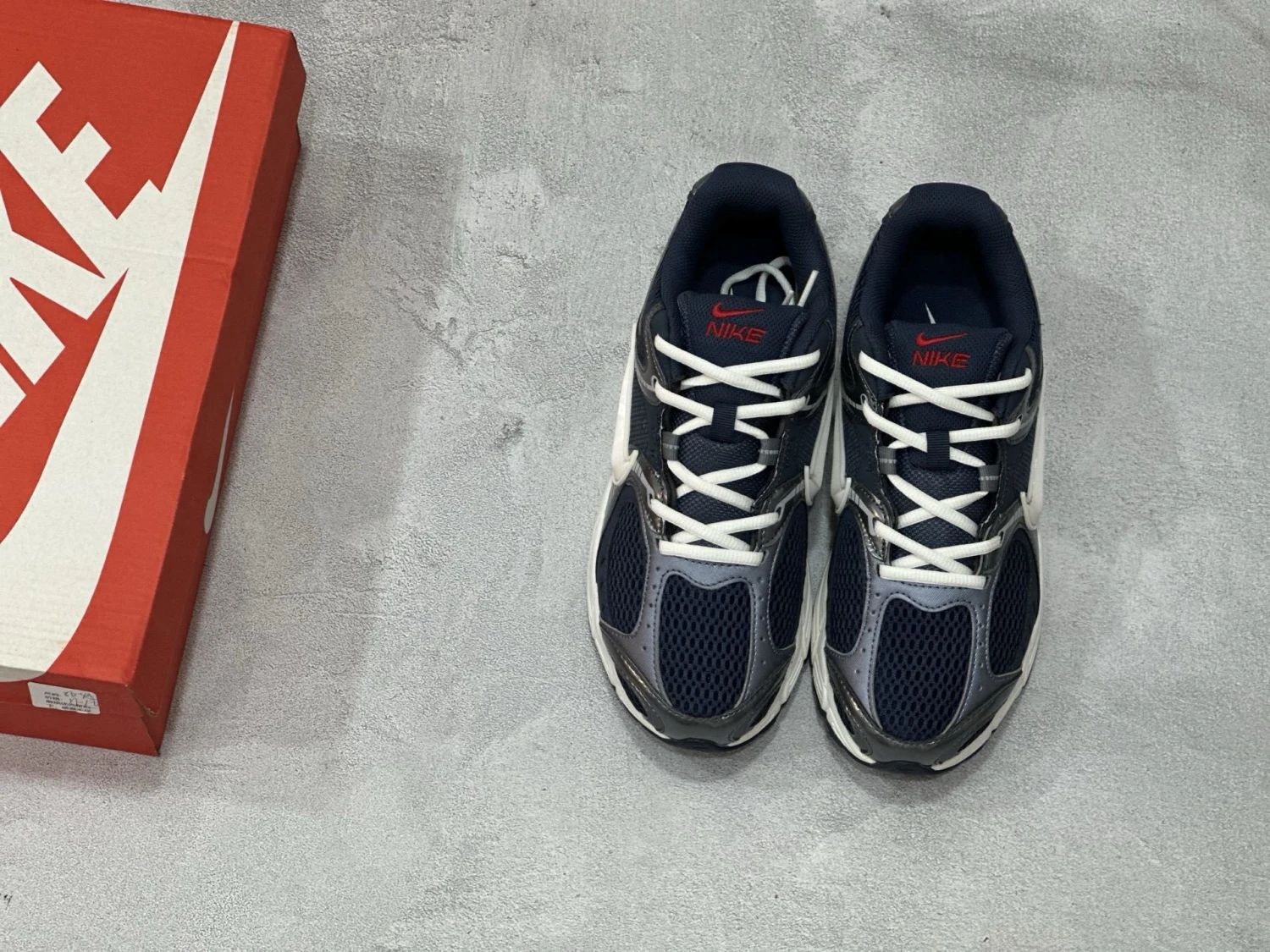 Nike Air Max Moto 2K – Midnight Navy, Metallic Silver & White