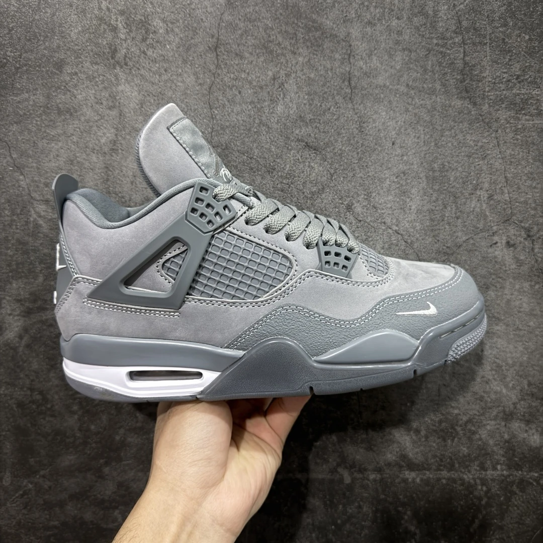 Air Jordan 4 Retro Frozen Grey – Light Grey