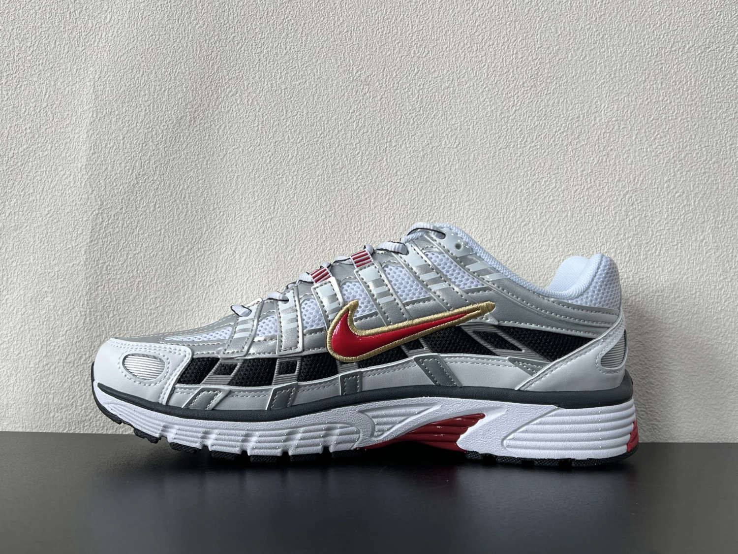 Nike P-6000 White Red Running Sneakers – Retro Lifestyle Sports Shoes