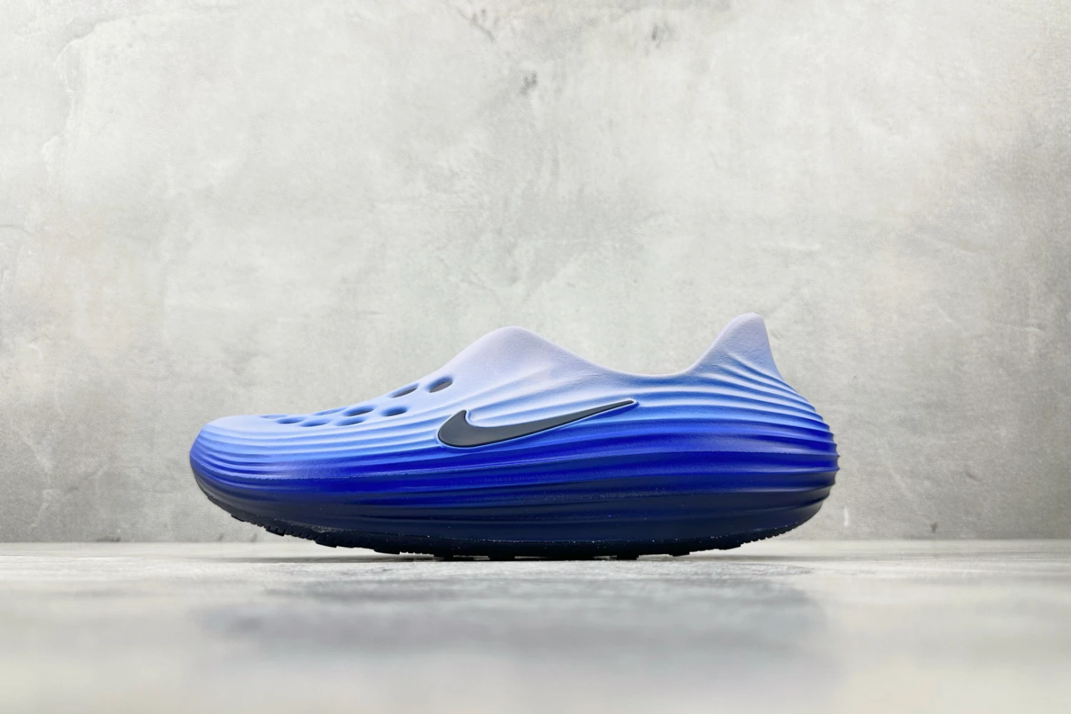 Nike Calm Mule – Ice Blue & Royal Blue Gradient