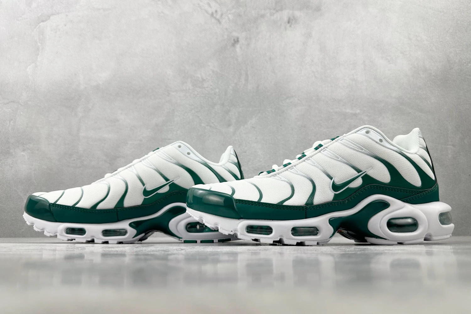 Nike Air Max Plus TN White Green Running Sneakers