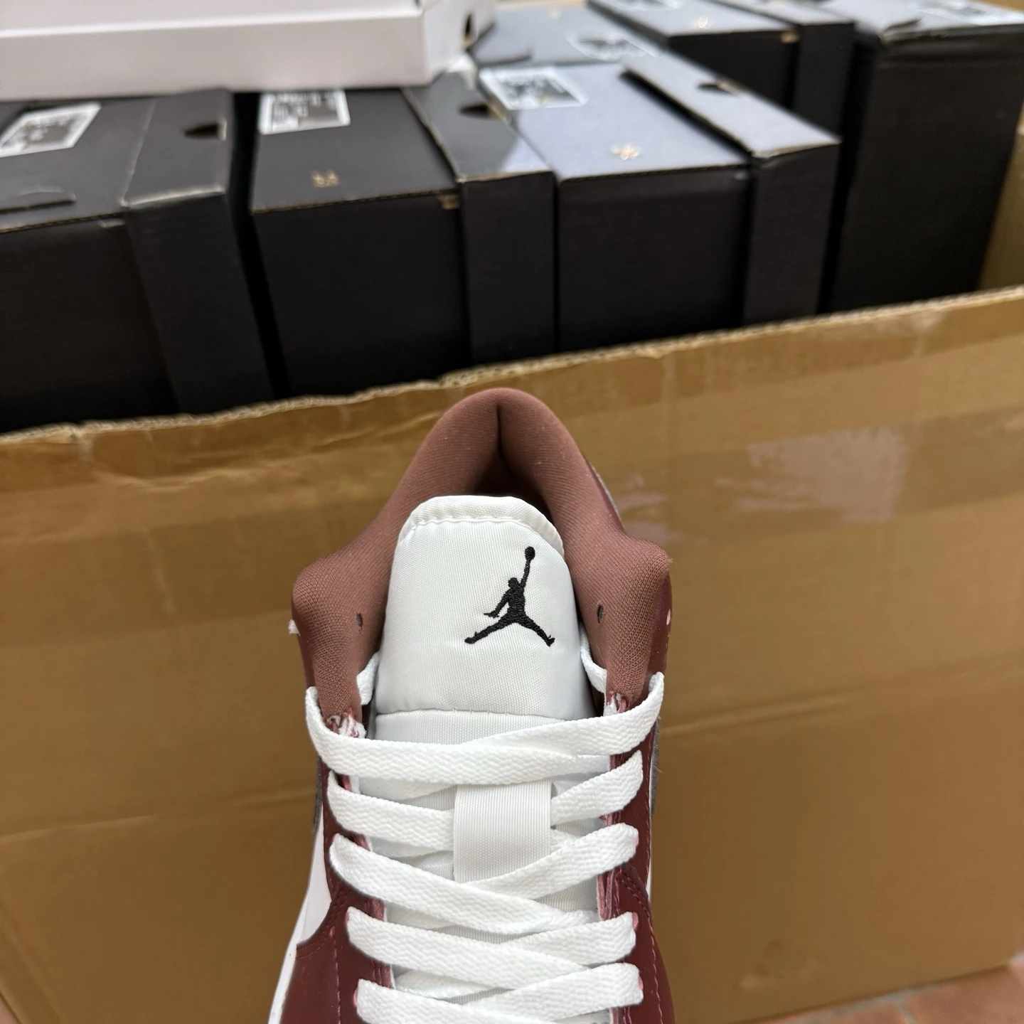 Air Jordan Low – Burgundy & White Edition