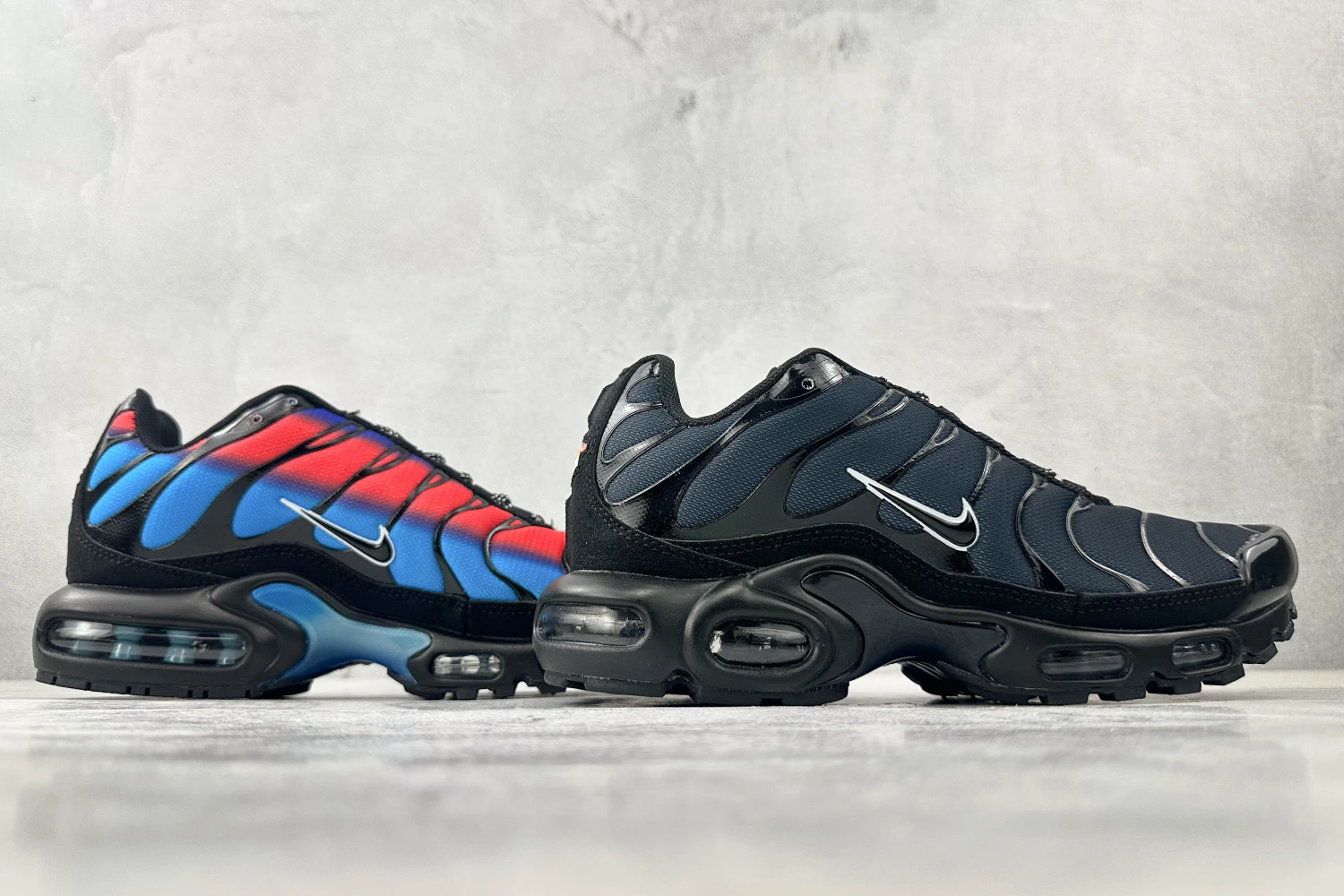 Nike Air Max Plus TN Blue Red Gradient Running Sneakers