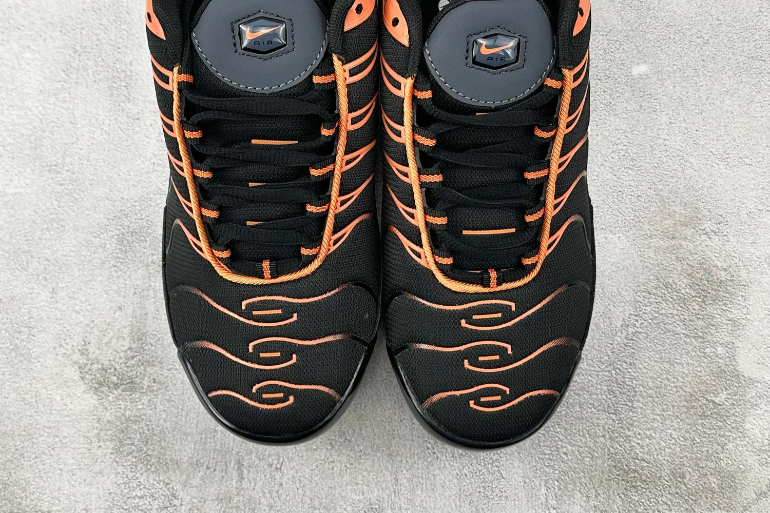 Nike Air Max Plus TN – Black / Orange