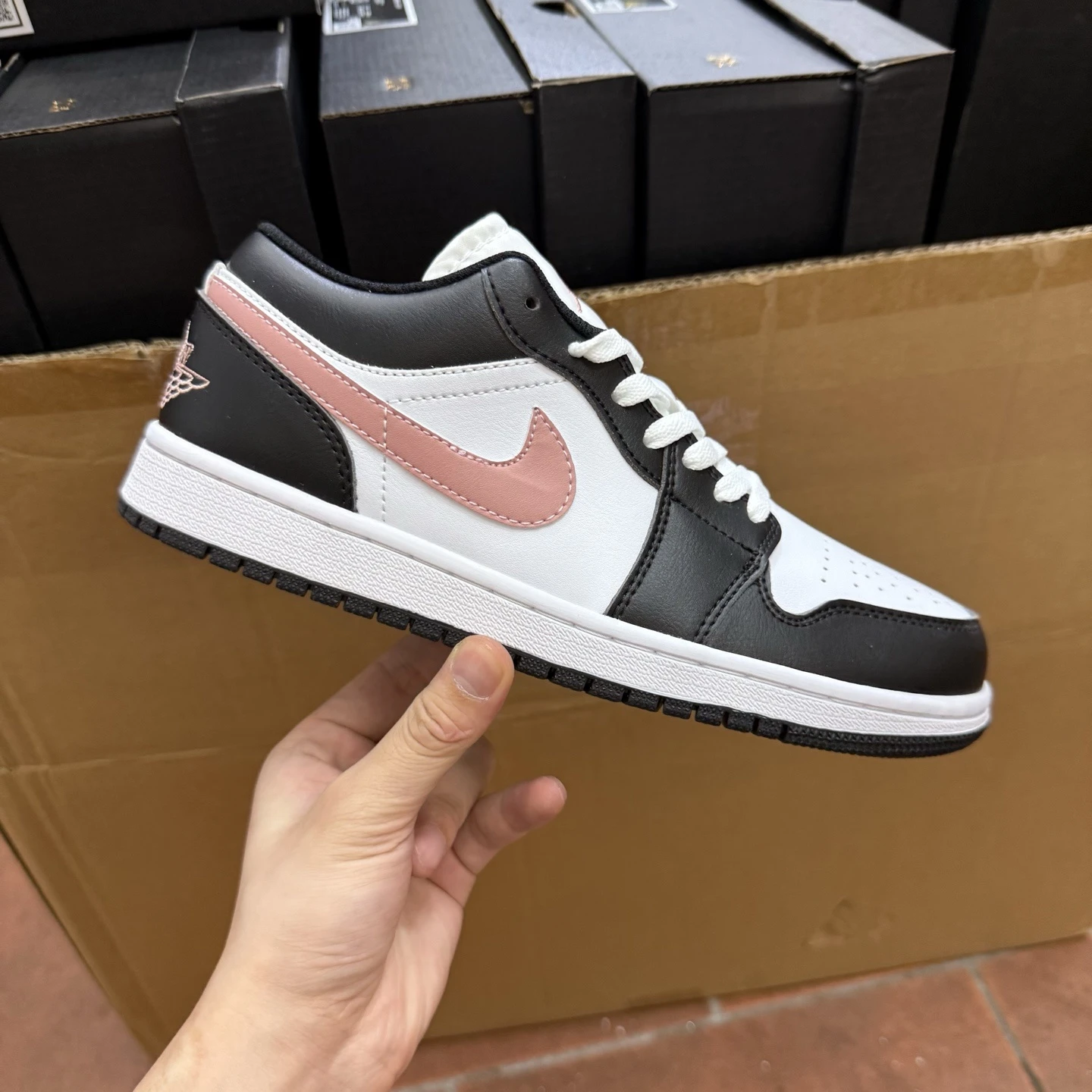 Air Jordan Low Pink Swoosh Edition