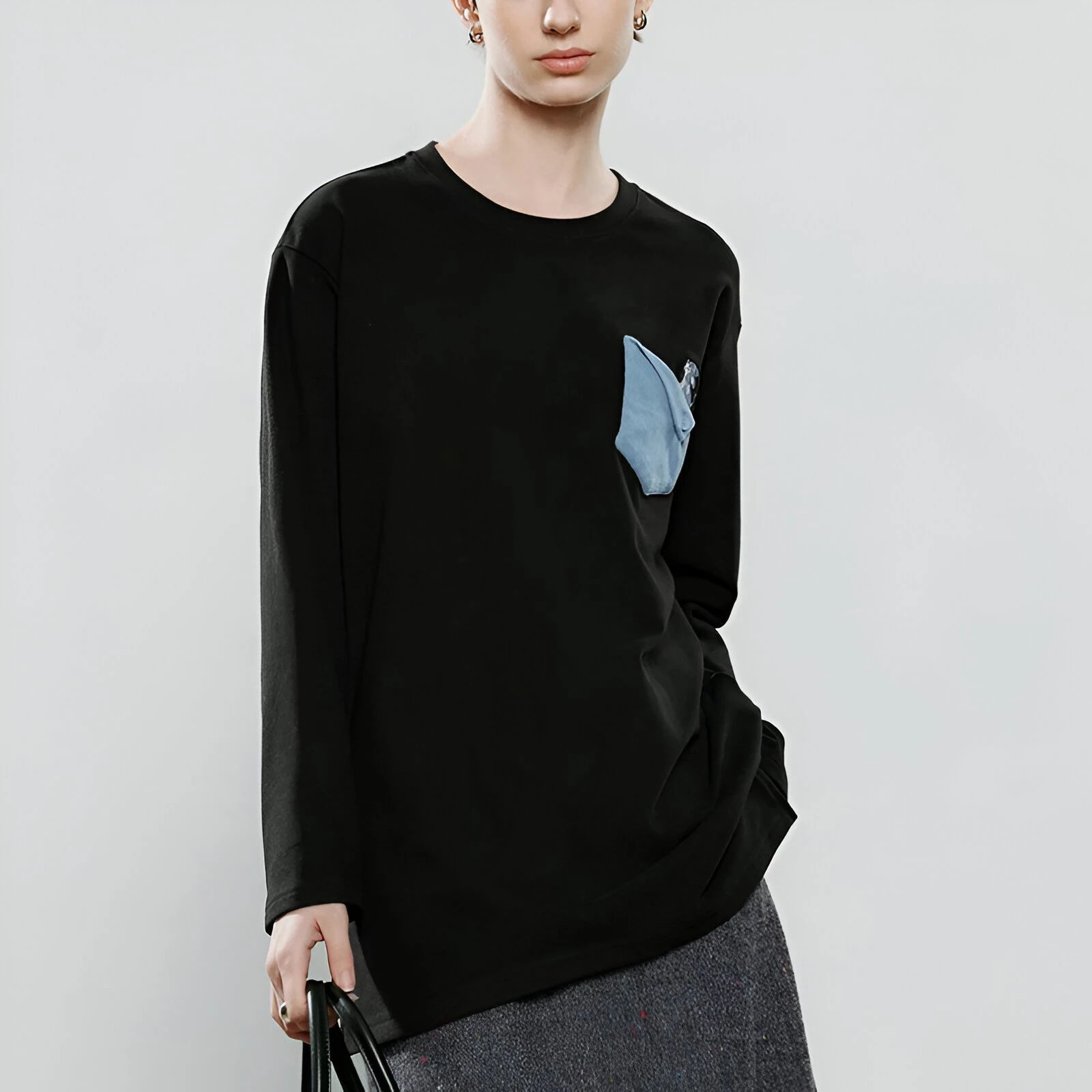 Asymmetric Spliced Puppy Embroidery Flip Pocket Winter Women’s T-Shirt
