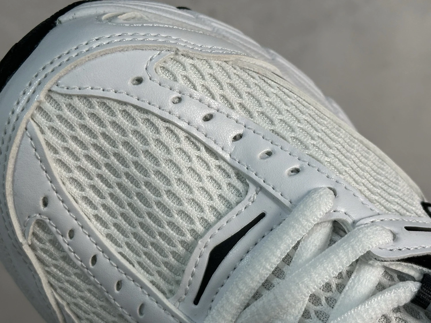 Nike Air Max Moto 2K – White, Black & Metallic Silver