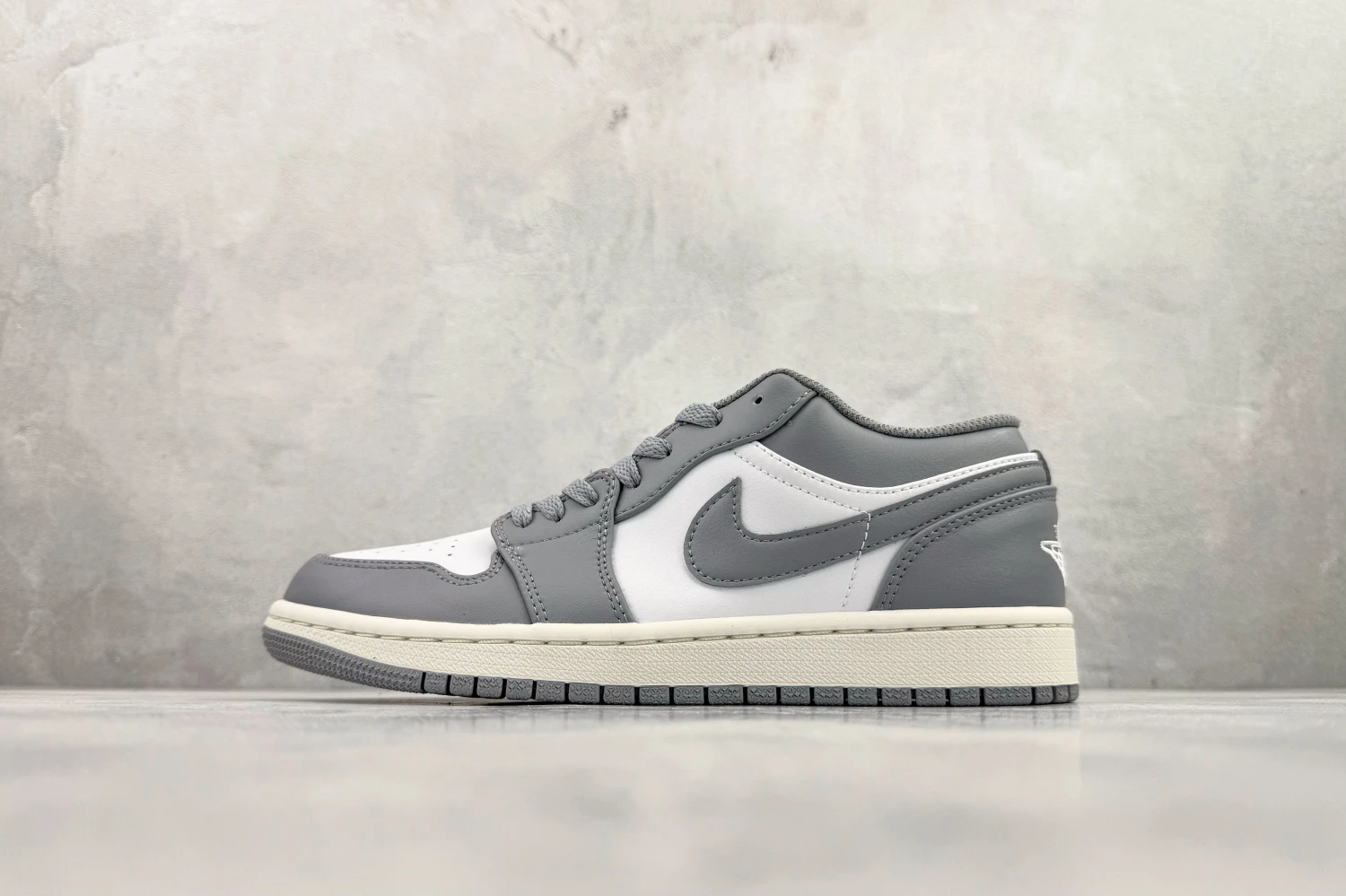 Air Jordan Low Grey White