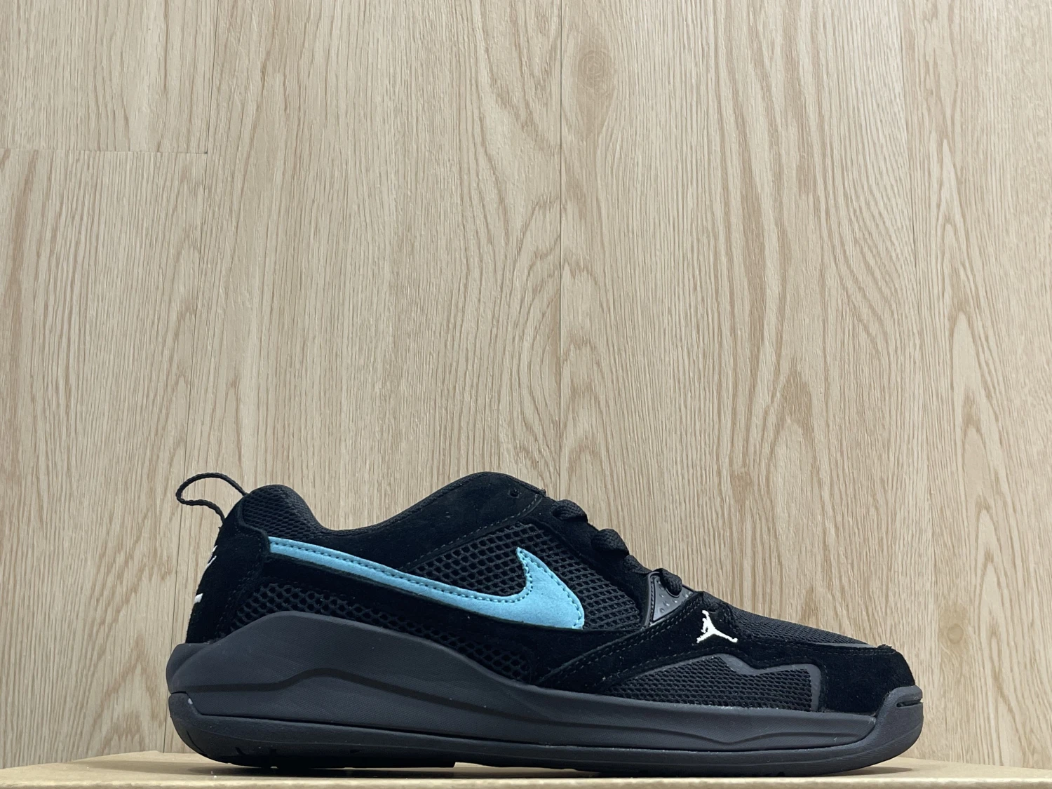 Nike Air Jordan Black Turquoise Mesh Running Sneaker