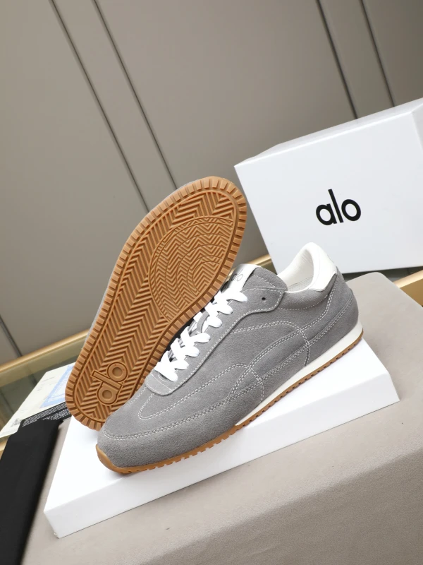 Alo Yoga Suede Low-Top Runner Sneakers in Grey