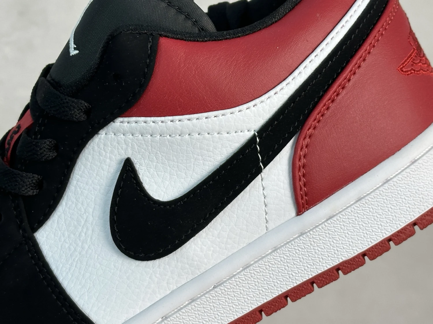 Air Jordan Low – Black White Red Edition