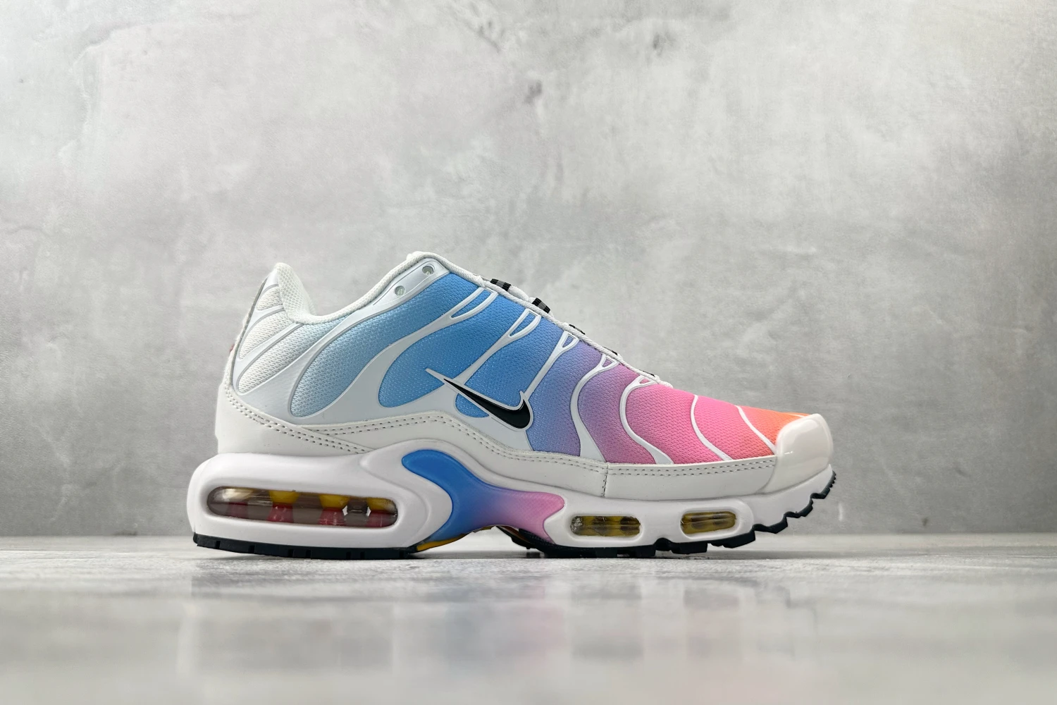 Nike Air Max Plus TN Pastel Sunset Gradient Running Sneakers