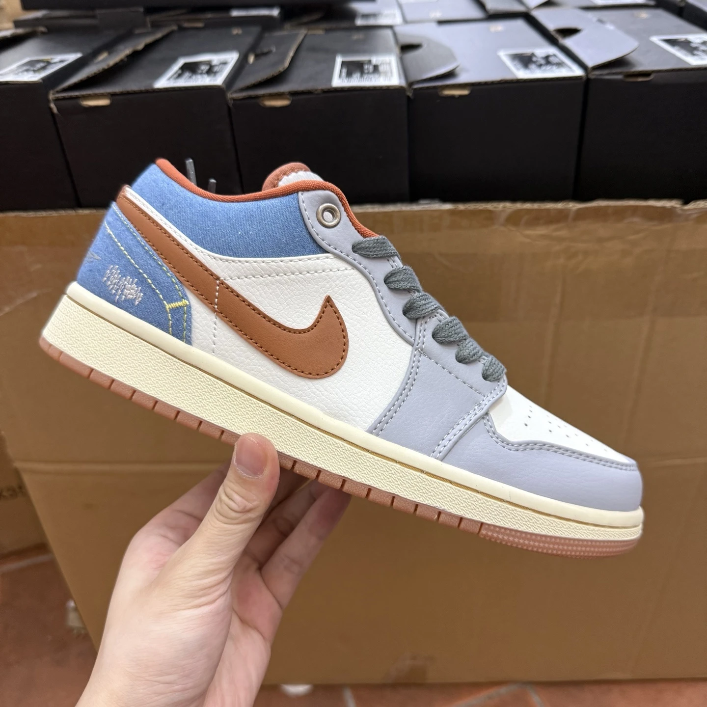 Air Jordan Low – Vintage Grey Orange Edition