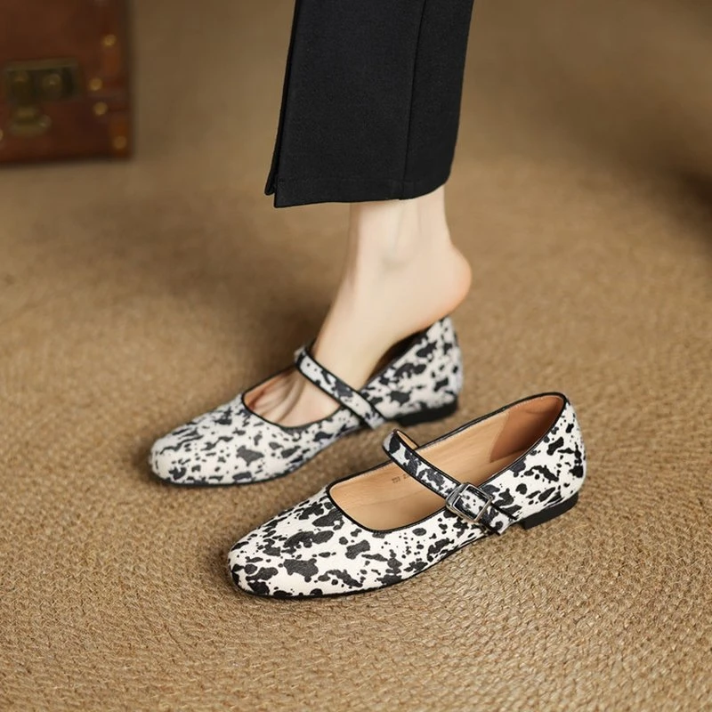 Women’s Mary Jane Pumps with Buckle Strap and Low Heel