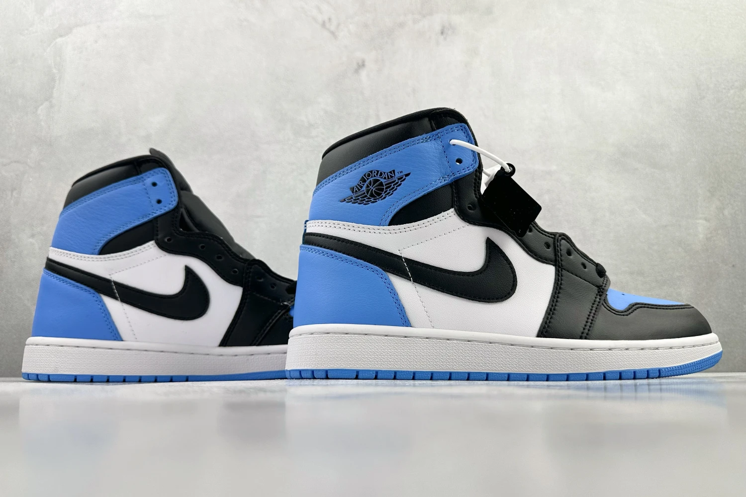 Air Jordan 1 High OG Royal Blue Sneaker