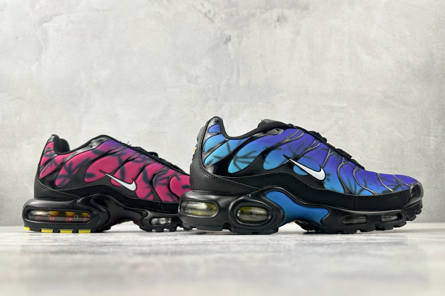 Nike Air Max Plus TN Tropical Pink Palm Print Sneakers