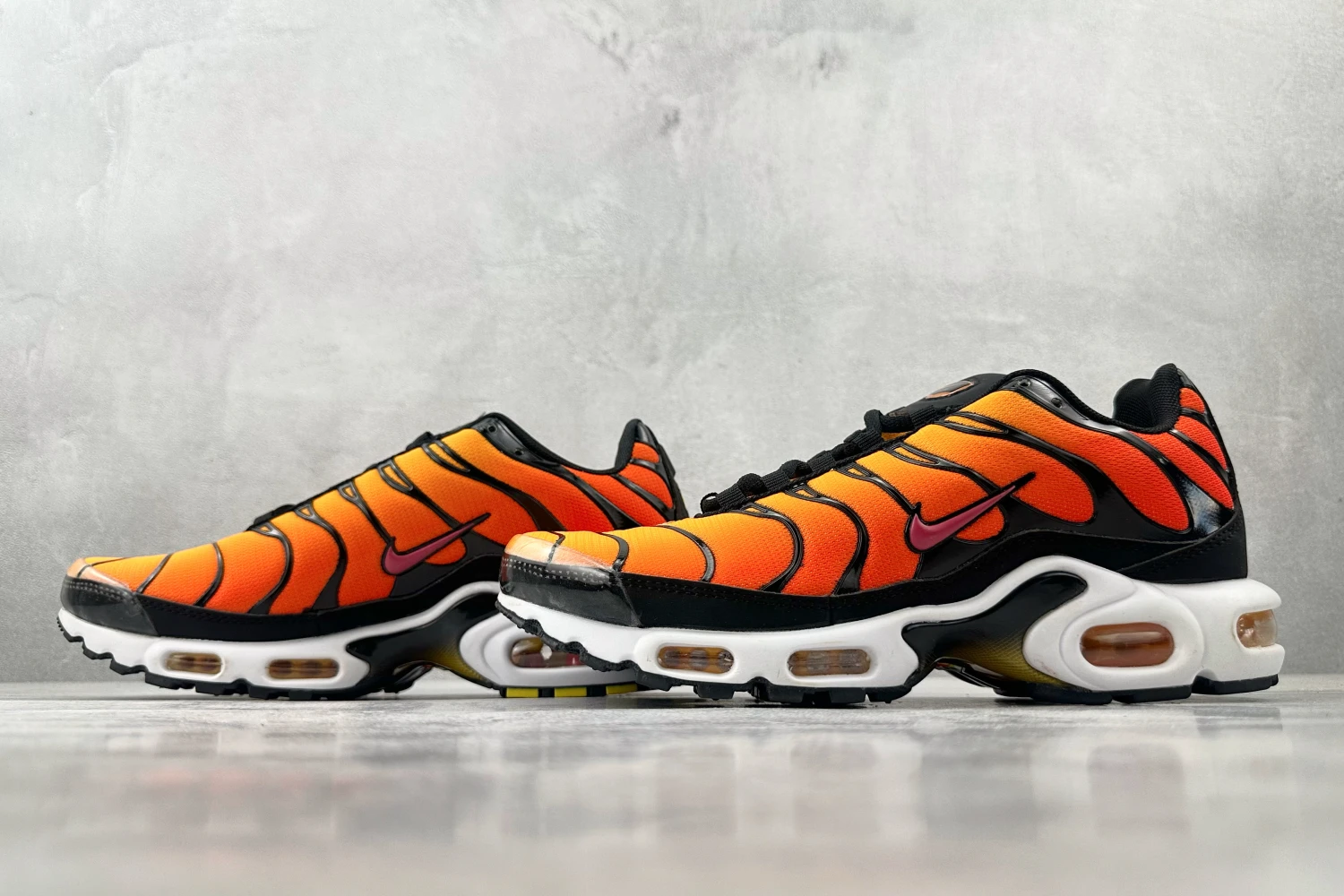Nike Air Max Plus TN Sunset Orange Gradient Running Sneakers