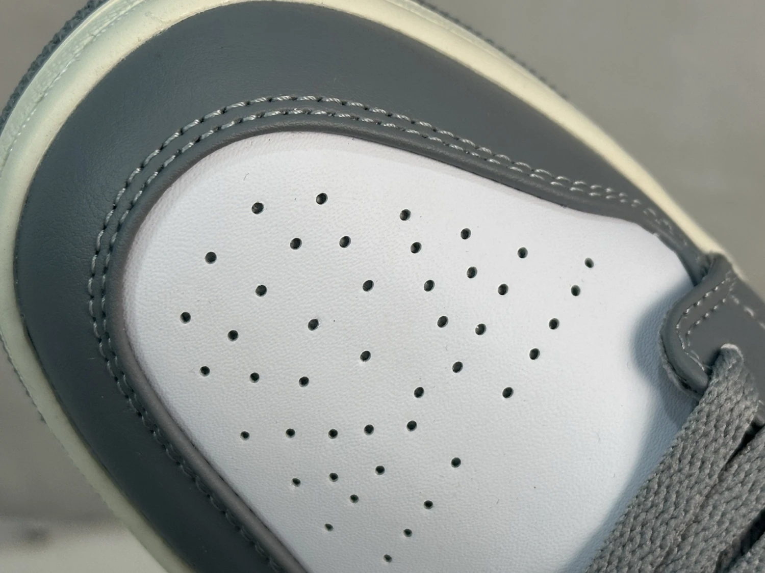 Air Jordan Low – Grey White Edition