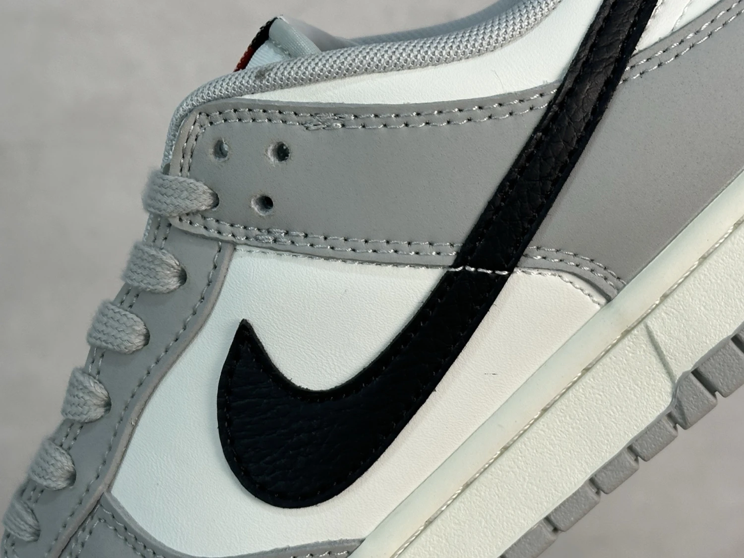 Nike Air Jordan 1 Low – Light Smoke Grey / White / Black