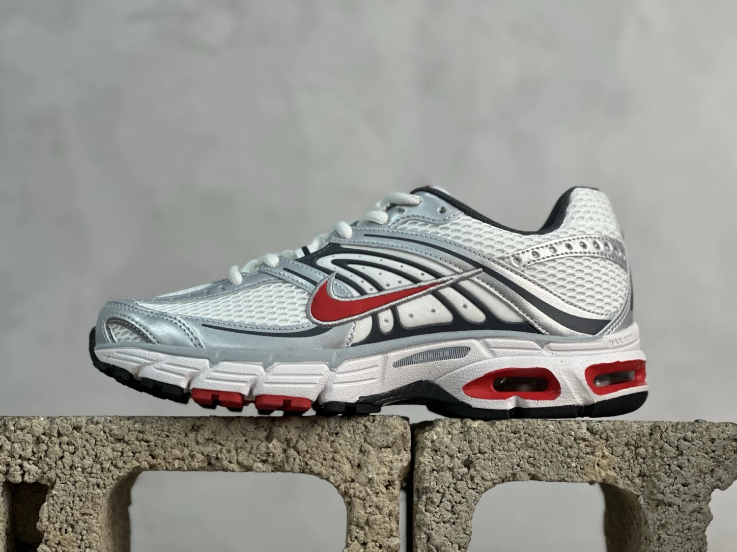 Nike Air Max Moto 2K – White, Metallic Silver, Black & Red