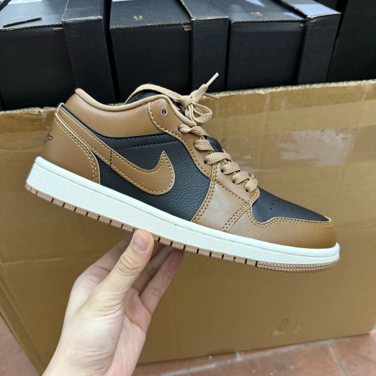 Air Jordan Low – Mocha Brown & Black