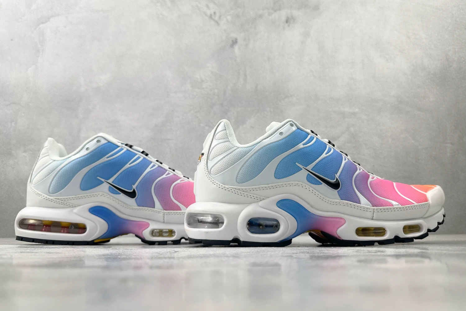 Nike Air Max Plus TN Pastel Sunset Gradient Running Sneakers