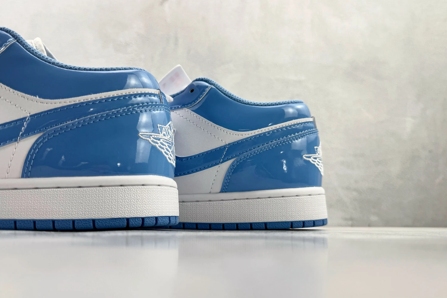 Air Jordan Low University Blue